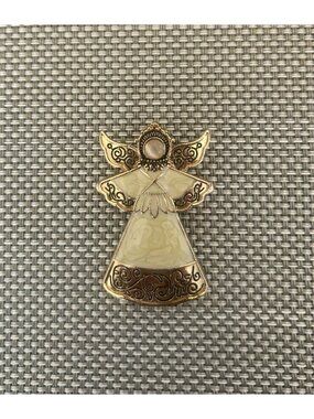 Vintage Kenneth Cole Angel Gold-Tone Cream Enamel Brooch Pin Ornate Design